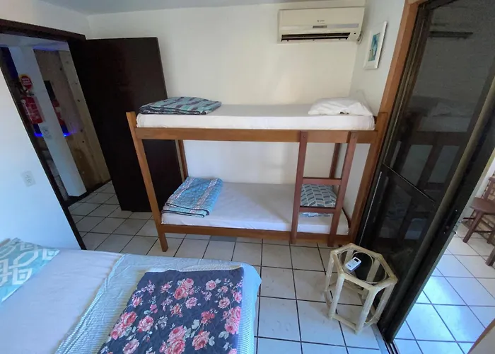 cuatro islas Beach Hostel